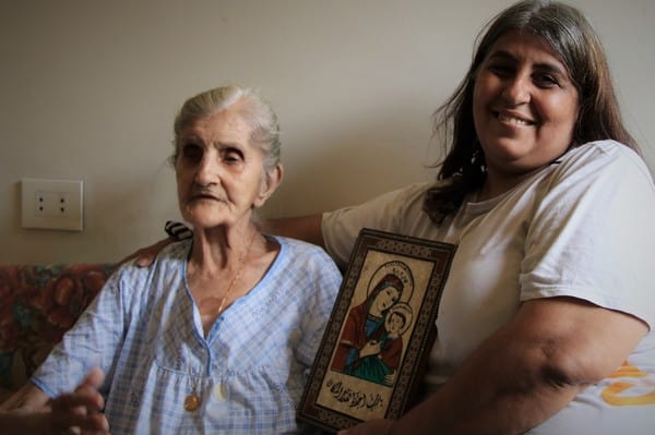 Mona and her mother Juliette