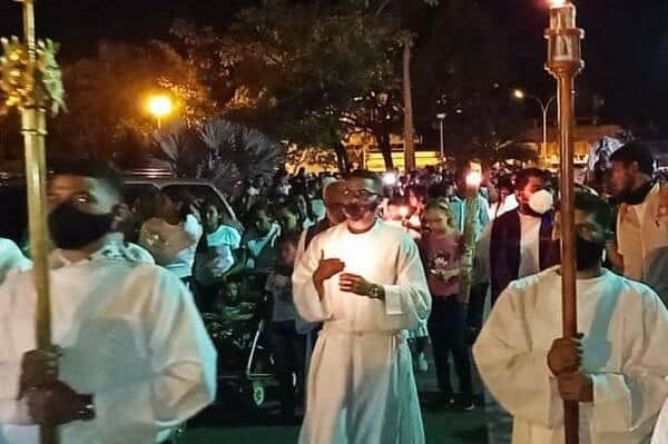 Memorial procession for victims who died at sea