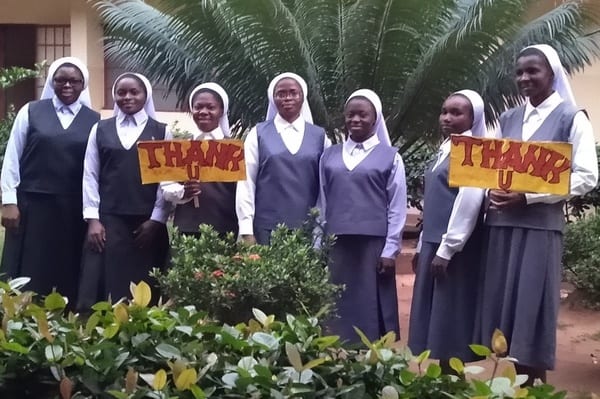 Novices of the Clarissan Missionary Sisters of the Blessed-Sacrament in Nigeria-thank ACN donors