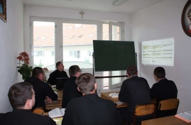 UKRAINE / MUKACHEVO-UCR 17/00598
Education grant for 74 seminarians in the seminary "Bl. Teodora Romzhi" in Uzhhorod for 2017/2018: Seminarians at class
Only small file quality available