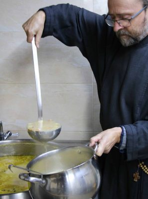 Brother Bernard pouring soup for the homeless.
Visiting the monastery of the Albertine Brothers with a soup kitchen in Lviv.
UKRAINE / LVIV-LAT 23/00923   ID: 2300484
Emergency aid for 223 priests of Lviv Archdiocese during the war for 2023